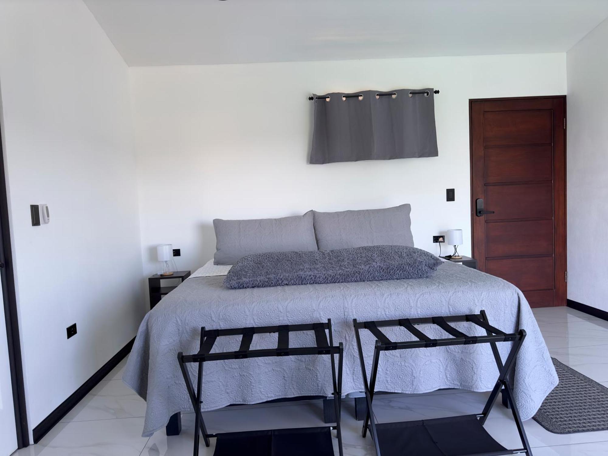 Black & White Apartments Monteverde Exterior photo